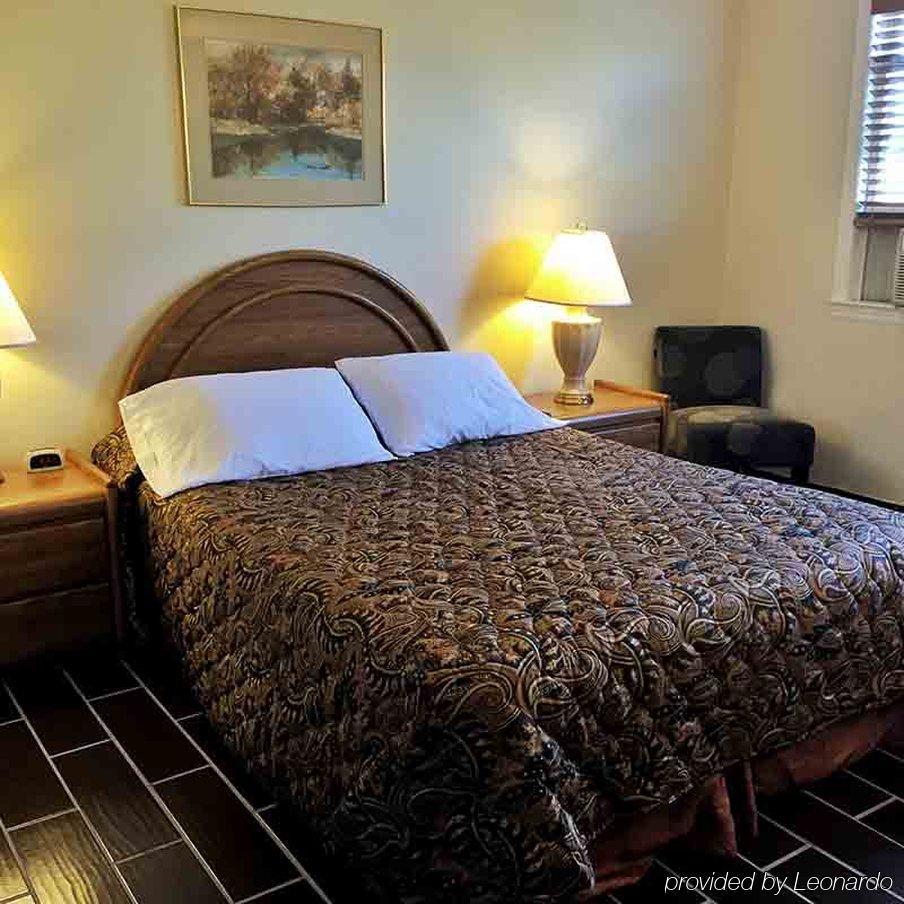 Budget Host East End Hotel In Riverhead Exterior foto